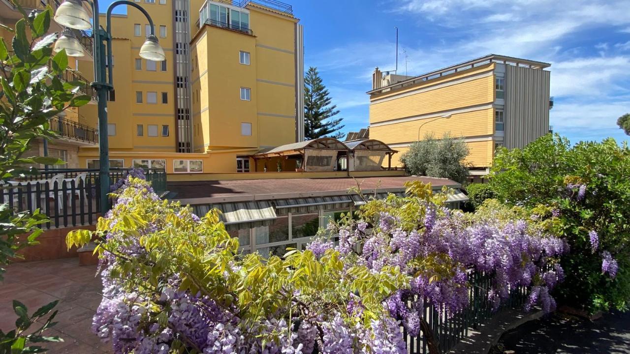 רומא Hotel Casa Tra Noi מראה חיצוני תמונה