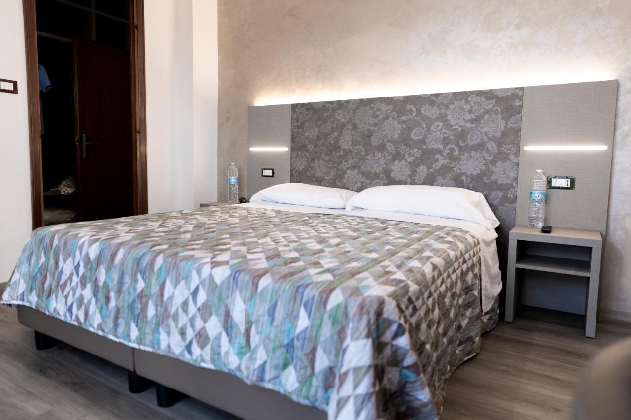 רומא Hotel Casa Tra Noi מראה חיצוני תמונה