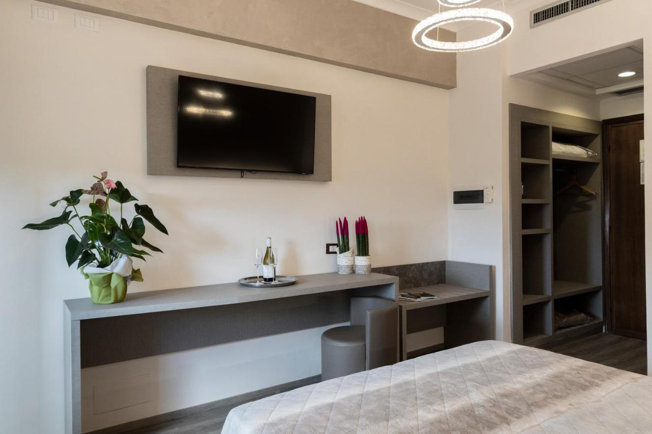 רומא Hotel Casa Tra Noi מראה חיצוני תמונה