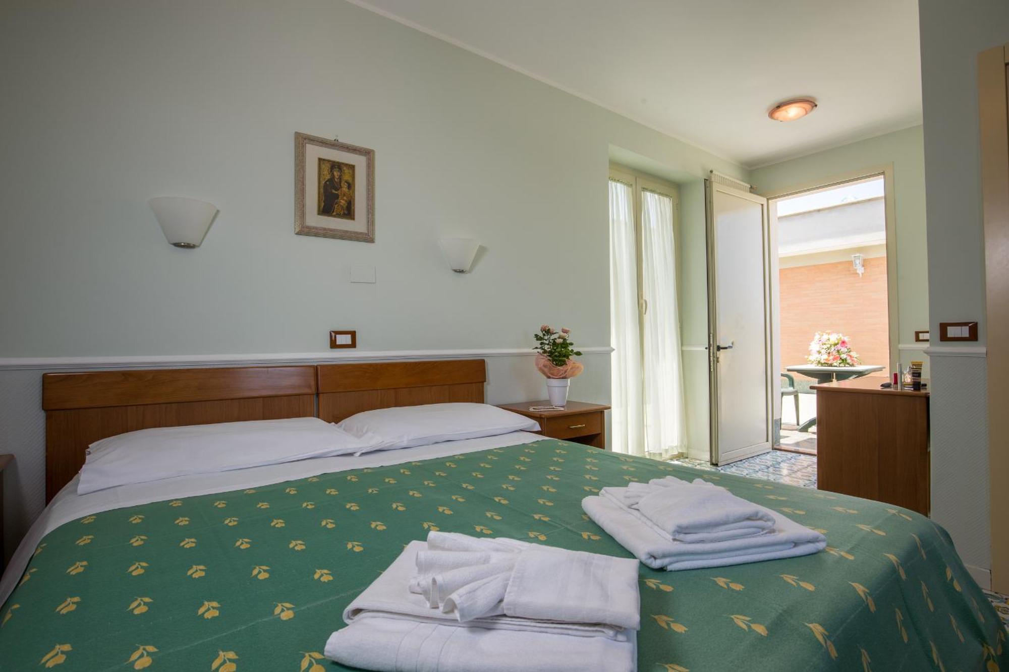 רומא Hotel Casa Tra Noi מראה חיצוני תמונה