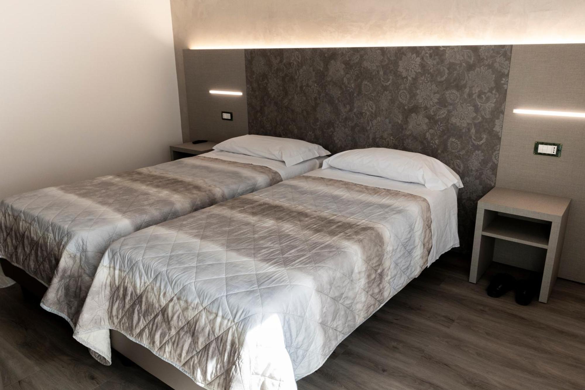 רומא Hotel Casa Tra Noi מראה חיצוני תמונה