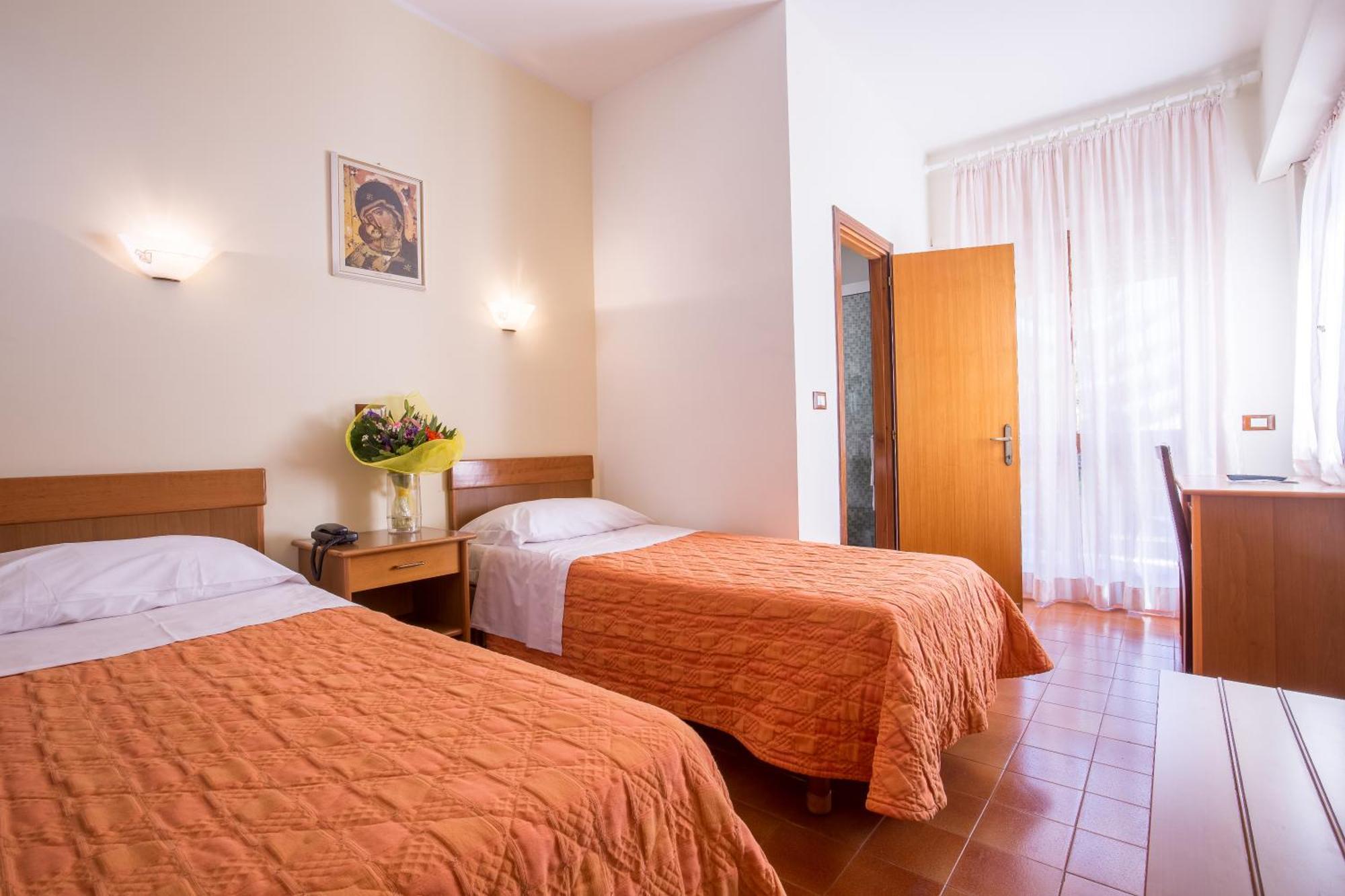 רומא Hotel Casa Tra Noi מראה חיצוני תמונה