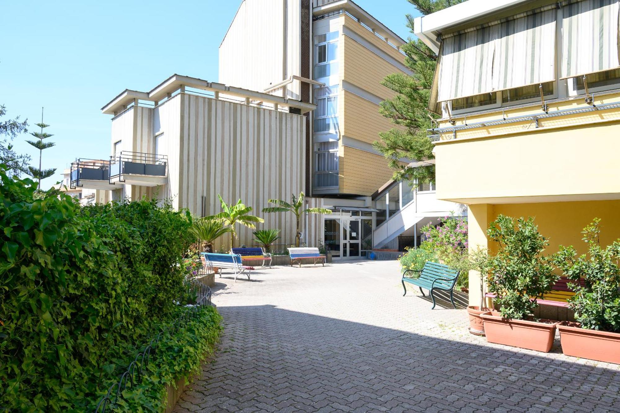רומא Hotel Casa Tra Noi מראה חיצוני תמונה