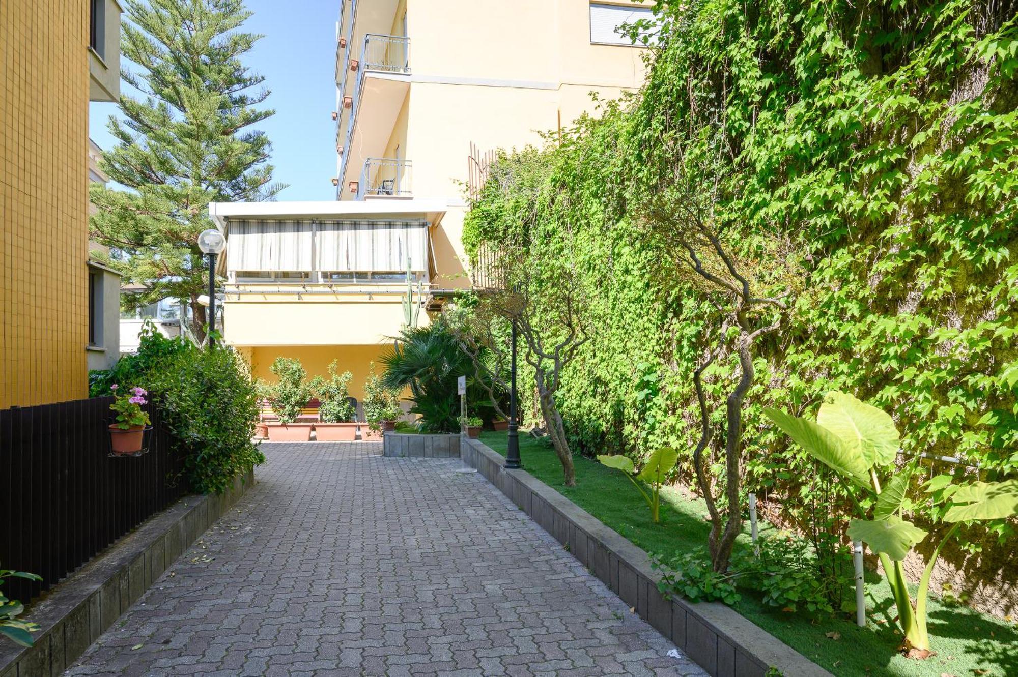 רומא Hotel Casa Tra Noi מראה חיצוני תמונה