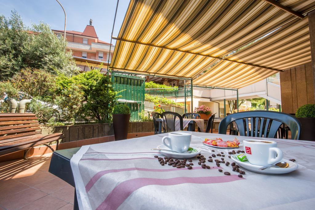 רומא Hotel Casa Tra Noi מראה חיצוני תמונה